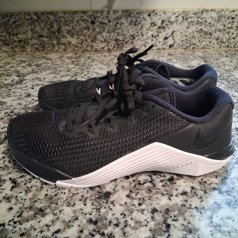 Womens Nike Metcon Black/white Training Shoes Size 8 - Picture 3 of 6